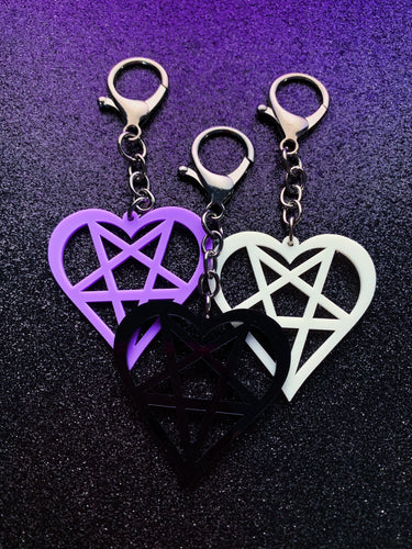 HAIL CUTENESS!𖤐 Keychain