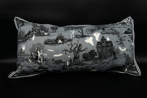 Haunted House Pillow (Glow in the dark)
